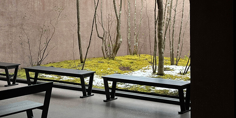 「淡い空気の流れる地」を公開しました